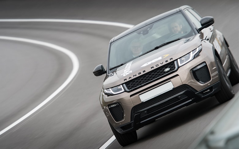 Land Rover Partners With GKN Automotive on Intelligent AWD System