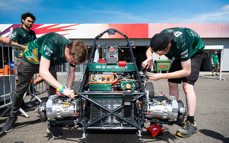 GKN Automotive goes racing with engineers of tomorrow in formula student