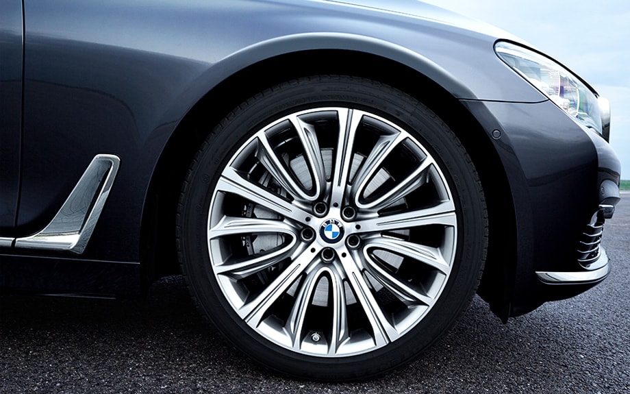 BMW 7 Series driveline mass reduction