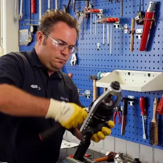Video thumb Dismounting and mounting of wheelside joints .png
